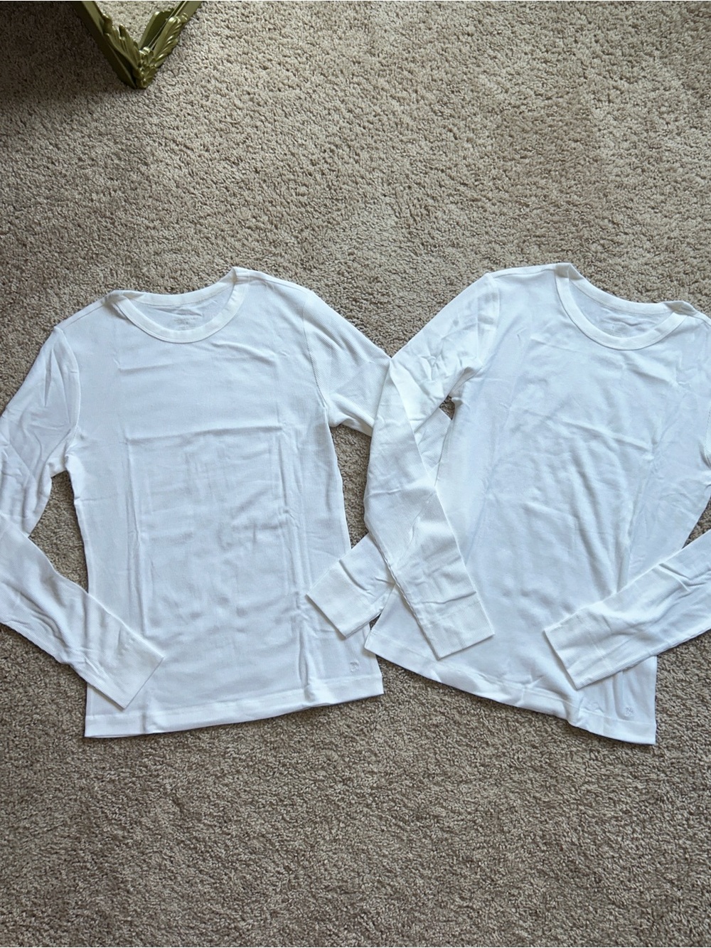 Banana Republic crewneck shirts 2 pc. S